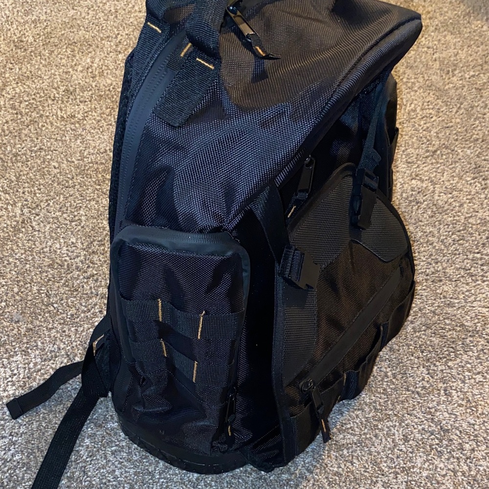 💙 Southwire Black Tactical Tool Backpack for Men - Durable Everyday Carry - Picture 6 of 7